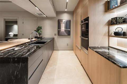 Купить кондоминиум в Халландейл-Бич, Флорида 2 спальни, 124.21м2, № 2012477 - фото 23