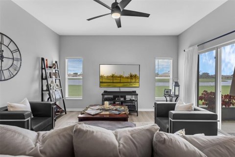 Villa ou maison à vendre à Kissimmee, Floride: 3 chambres, 168.43 m2 № 1781392 - photo 4