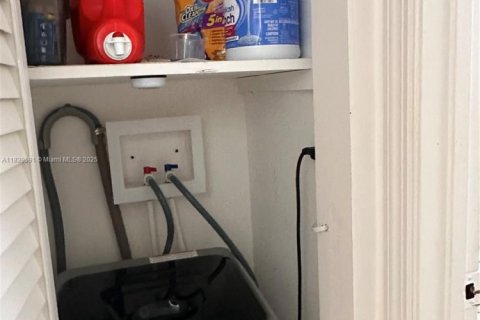 Снять в аренду кондоминиум в Халландейл-Бич, Флорида 1 спальня, 59.92м2, № 1957763 - фото 10