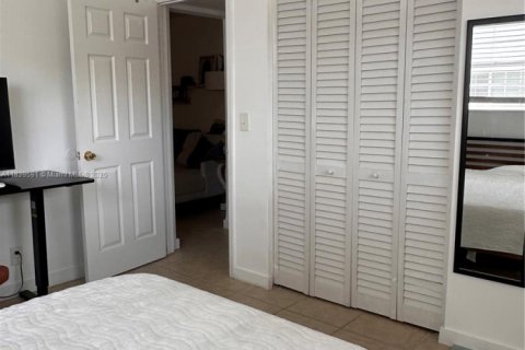 Снять в аренду кондоминиум в Халландейл-Бич, Флорида 1 спальня, 59.92м2, № 1957763 - фото 16