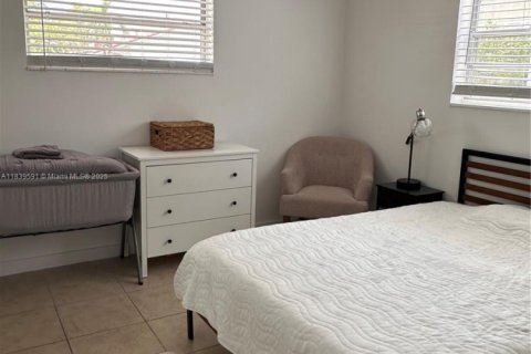 Снять в аренду кондоминиум в Халландейл-Бич, Флорида 1 спальня, 59.92м2, № 1957763 - фото 17