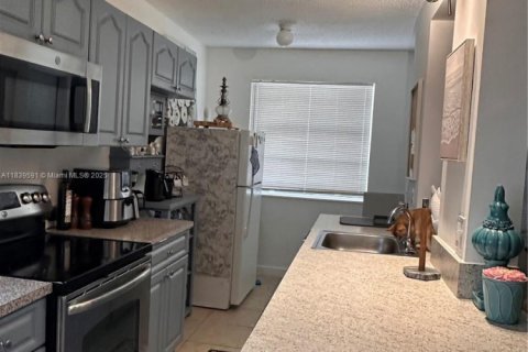 Снять в аренду кондоминиум в Халландейл-Бич, Флорида 1 спальня, 59.92м2, № 1957763 - фото 20