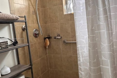 Снять в аренду кондоминиум в Халландейл-Бич, Флорида 1 спальня, 59.92м2, № 1957763 - фото 8