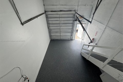 Commercial property in Miramar, Florida № 1930128 - photo 3