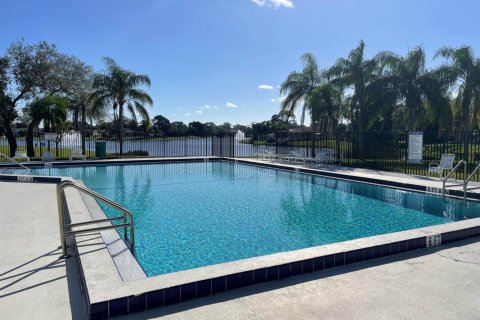 Adosado en alquiler en Jupiter, Florida, 2 dormitorios, 119.29 m2 № 1054616 - foto 1