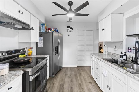 Villa ou maison à vendre à Deltona, Floride: 3 chambres, 141.95 m2 № 2389389 - photo 8
