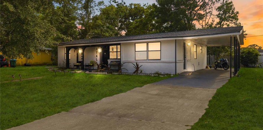 Villa ou maison à Deltona, Floride 3 chambres, 141.95 m2 № 2389389