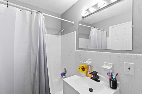 Villa ou maison à vendre à Deltona, Floride: 3 chambres, 141.95 m2 № 2389389 - photo 11