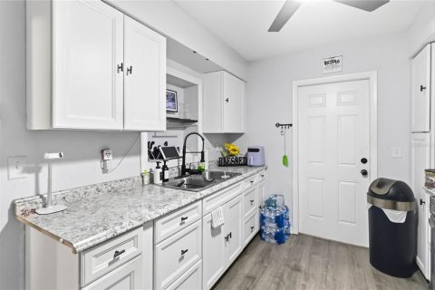 Villa ou maison à vendre à Deltona, Floride: 3 chambres, 141.95 m2 № 2389389 - photo 7