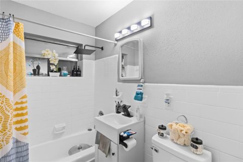 Villa ou maison à vendre à Deltona, Floride: 3 chambres, 141.95 m2 № 2389389 - photo 13