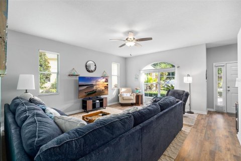 House in Lutz, Florida 3 bedrooms, 139.45 sq.m. № 1883560 - photo 8