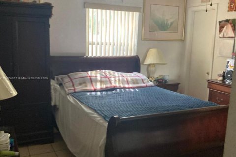 Villa ou maison à vendre à North Miami, Floride: 3 chambres, 112.69 m2 № 1981035 - photo 4