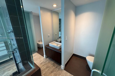 Condo in Miami, Florida, 2 bedrooms  № 2060751 - photo 16