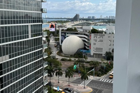 Condo in Miami, Florida, 2 bedrooms  № 2060751 - photo 28