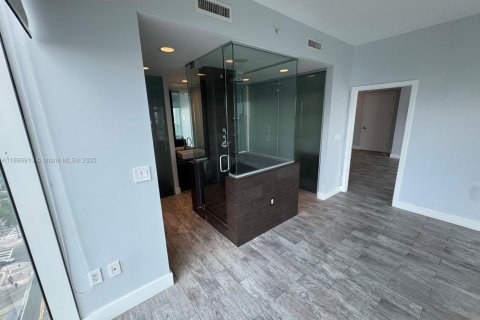 Condo in Miami, Florida, 2 bedrooms  № 2060751 - photo 14
