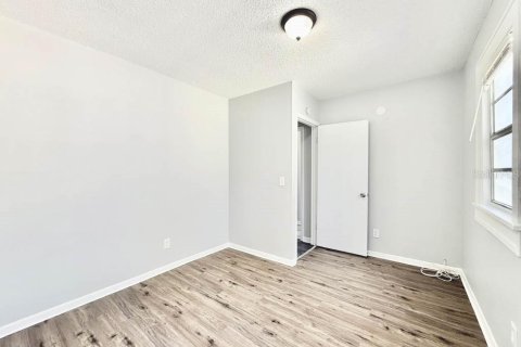 Immobilier commercial à vendre à Saint Petersburg, Floride: 12 chambres, 303.98 m2 № 2234651 - photo 23
