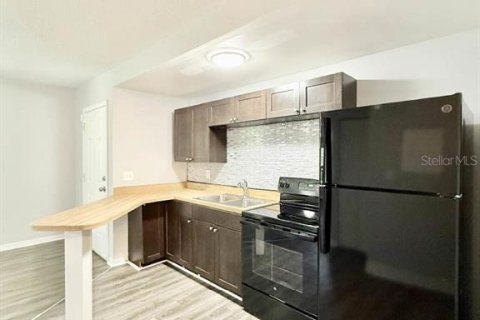 Immobilier commercial à vendre à Saint Petersburg, Floride: 12 chambres, 303.98 m2 № 2234651 - photo 8