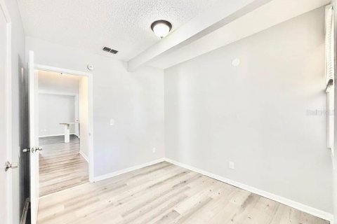 Immobilier commercial à vendre à Saint Petersburg, Floride: 12 chambres, 303.98 m2 № 2234651 - photo 18
