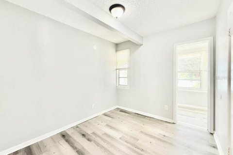 Immobilier commercial à vendre à Saint Petersburg, Floride: 12 chambres, 303.98 m2 № 2234651 - photo 16