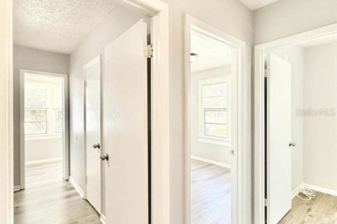 Immobilier commercial à vendre à Saint Petersburg, Floride: 12 chambres, 303.98 m2 № 2234651 - photo 12