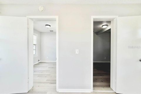 Immobilier commercial à vendre à Saint Petersburg, Floride: 12 chambres, 303.98 m2 № 2234651 - photo 20