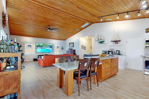House in Key Largo, Florida 3 bedrooms, 243.87 sq.m. № 1867464 - photo 19
