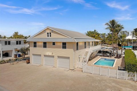 House in Key Largo, Florida 3 bedrooms, 243.87 sq.m. № 1867464 - photo 2