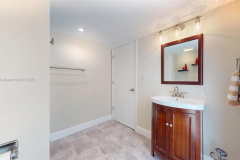 House in Key Largo, Florida 3 bedrooms, 243.87 sq.m. № 1867464 - photo 8