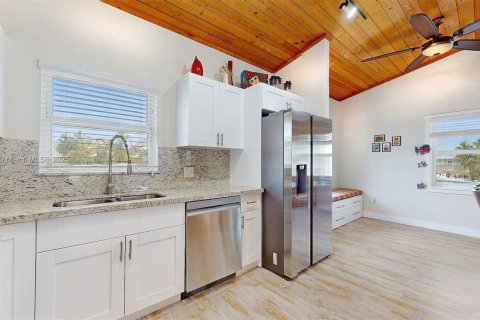 House in Key Largo, Florida 3 bedrooms, 243.87 sq.m. № 1867464 - photo 18
