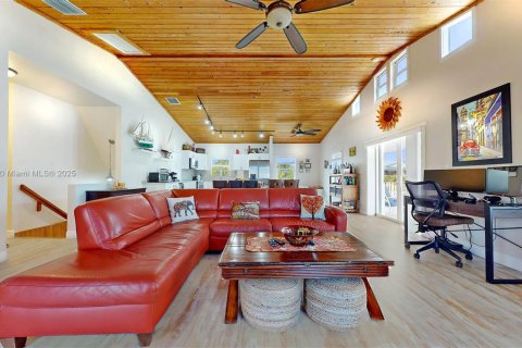 House in Key Largo, Florida 3 bedrooms, 243.87 sq.m. № 1867464 - photo 24