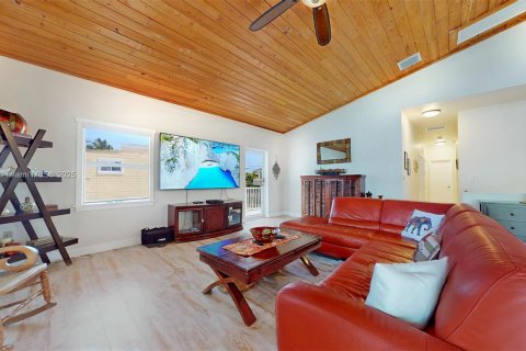 House in Key Largo, Florida 3 bedrooms, 243.87 sq.m. № 1867464 - photo 23