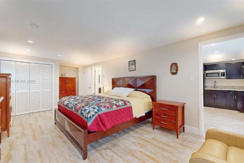 House in Key Largo, Florida 3 bedrooms, 243.87 sq.m. № 1867464 - photo 10