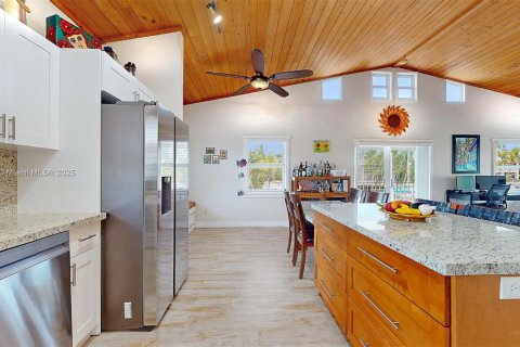 House in Key Largo, Florida 3 bedrooms, 243.87 sq.m. № 1867464 - photo 20