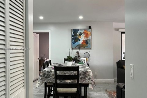 Condo in Sunrise, Florida, 3 bedrooms  № 1889065 - photo 16