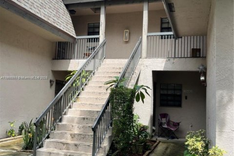 Condo in Sunrise, Florida, 3 bedrooms  № 1889065 - photo 2