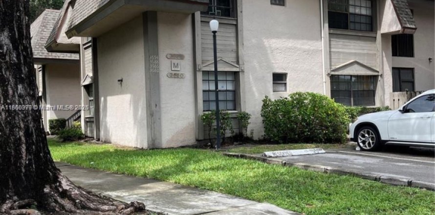 Condo in Sunrise, Florida, 3 bedrooms № 1889065