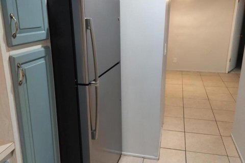Снять в аренду кондоминиум в Уэст-Палм-Бич, Флорида 3 комнаты, 82.5м2, № 2173423 - фото 9