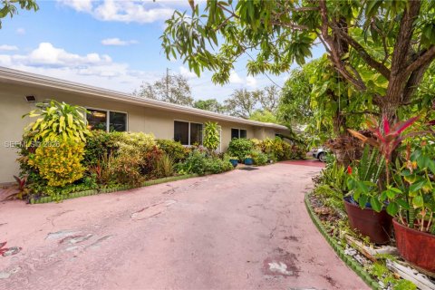 House in Miami, Florida 4 bedrooms, 181.72 sq.m. № 2007380