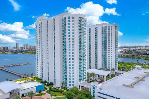 Copropriété à vendre à Holly Hill, Floride: 3 chambres, 208.01 m2 № 1544464 - photo 1