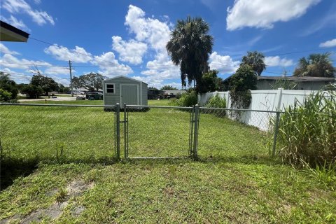 House in Port Charlotte, Florida 3 bedrooms, 106.65 sq.m. № 1884894 - photo 30