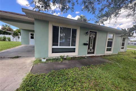 Villa ou maison à louer à Port Charlotte, Floride: 3 chambres, 106.65 m2 № 1884894 - photo 3