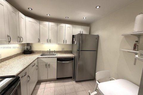 Condo in Aventura, Florida, 1 bedroom  № 2086780 - photo 7