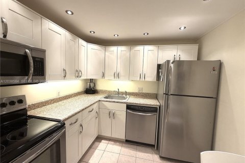 Condo in Aventura, Florida, 1 bedroom  № 2086780 - photo 6