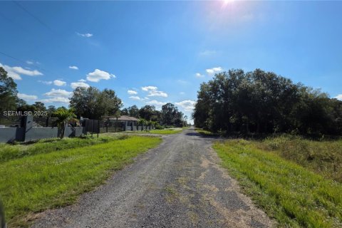 Commercial property in Clewiston, Florida № 1988086 - photo 19