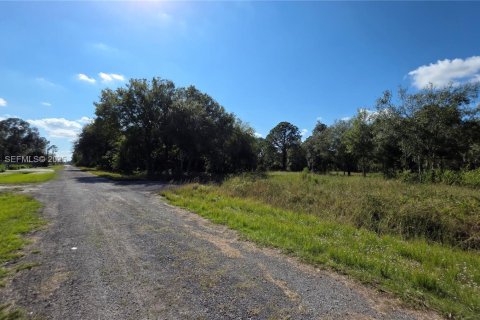 Commercial property in Clewiston, Florida № 1988086 - photo 18