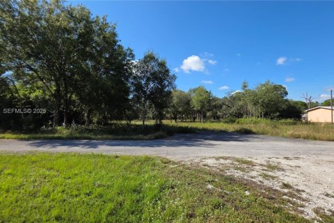 Commercial property in Clewiston, Florida № 1988086 - photo 16