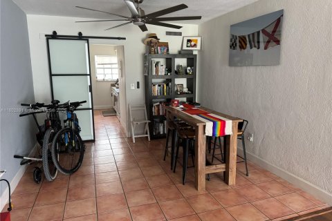 Condominio en venta en Bay Harbor Islands, Florida, 3 dormitorios, 121.61 m2 № 1993901 - foto 3