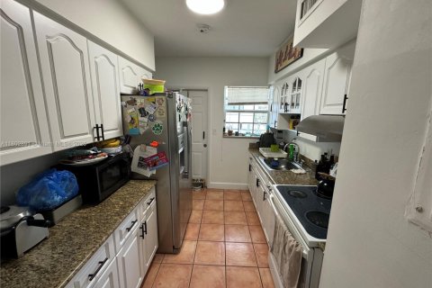 Condominio en venta en Bay Harbor Islands, Florida, 3 dormitorios, 121.61 m2 № 1993901 - foto 4