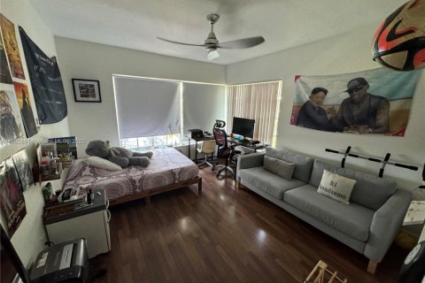 Condominio en venta en Bay Harbor Islands, Florida, 3 dormitorios, 121.61 m2 № 1993901 - foto 9