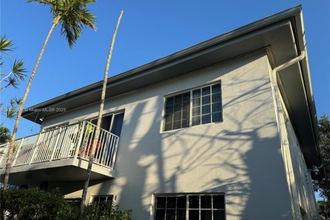 Condominio en venta en Bay Harbor Islands, Florida, 3 dormitorios, 121.61 m2 № 1993901 - foto 14